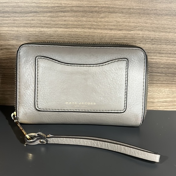 Marc jacobs zip around wristlet wallet - Picture 1 of 16